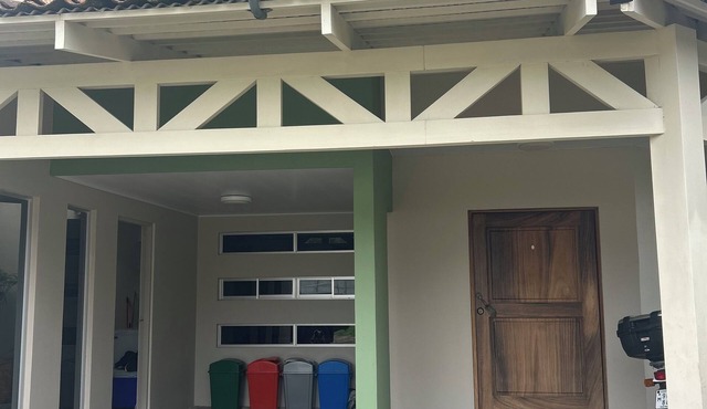 Casa Pocita: charm and tranquility near downtown. Disconnect with us.
