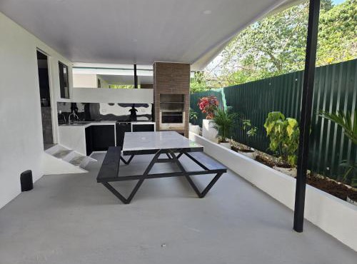 Casa Trogon 2BDRM AC 50M to the Beach