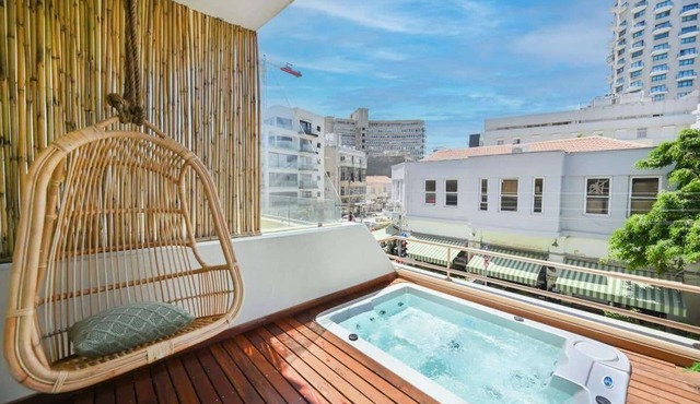 Central apartment with Jacuzzi near Bograshov Beach by HolyGuest