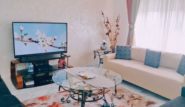 Charming 3-bedroom apartment with AC in vibrant Amman