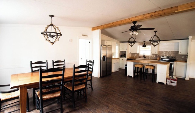 Charming 3-bedroom on the Flint River with Island in Thomaston