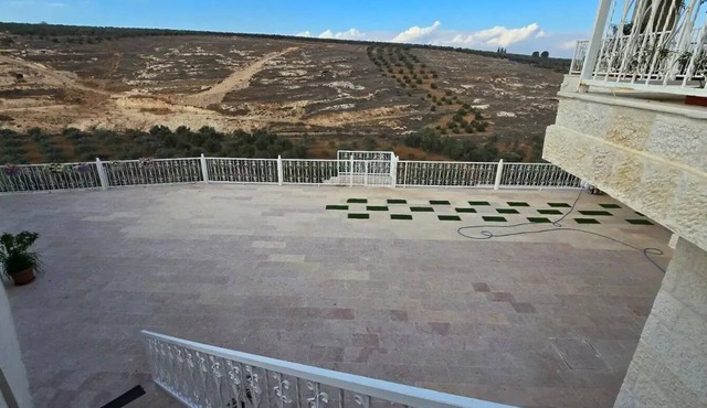 Charming 3-bedroom scenic villa with a pool, WiFi in the lovely north