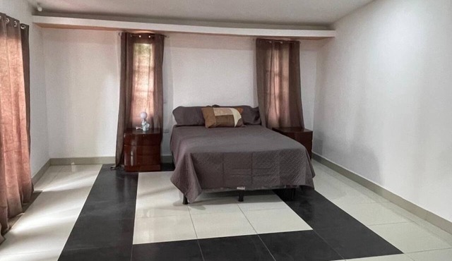 Charming 4-bedroom house in Managua perfect for your getaway near everything !
