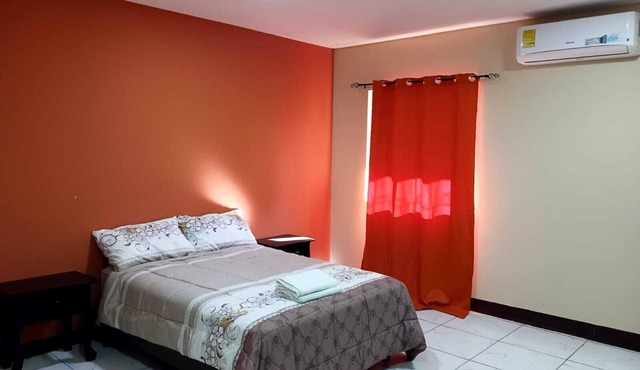 Charming 8-units hotel in lovely Managua with AC near the airport