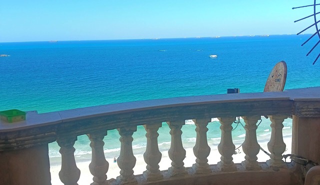 Charming blue sea view apartment in محافظة الإسكندرية