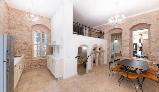Charming Heritage 1 Bedroom Plus Loft