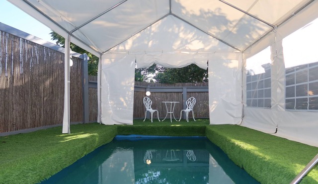 ★Charming Pastoral Holiday Cabin ~ Pool & Hot Tub★