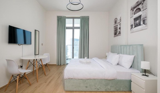 Charming Studio in Azizi Aura with City View
