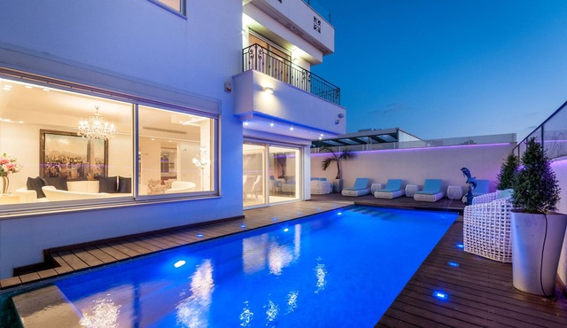 Chic Villa near to the Beach