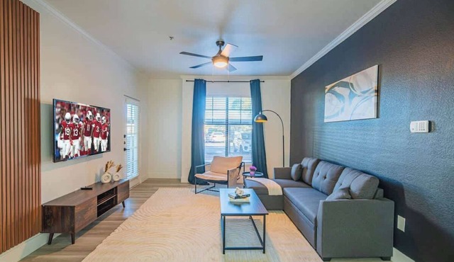 Close To Westgate Stadium with Pool Parking Gym WD in Glendale