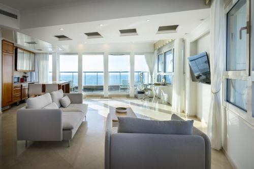 Coastal Panorama Apartment