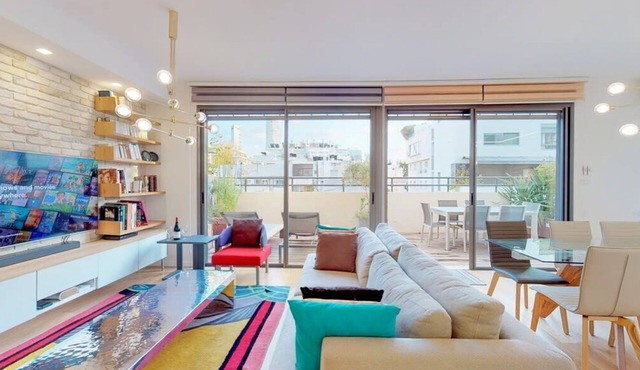 Colorful Shenkin 3-BR by HolyGuest