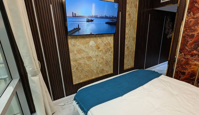 Comfortable 2-bedroom vacation Apartment at Beachfront Marjan Island UAE Living