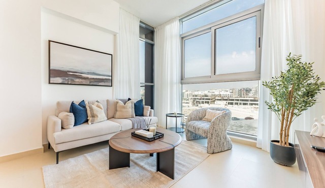 Community View 1BR, Perfect Location Near Miracle Garden and Butterfly Garden