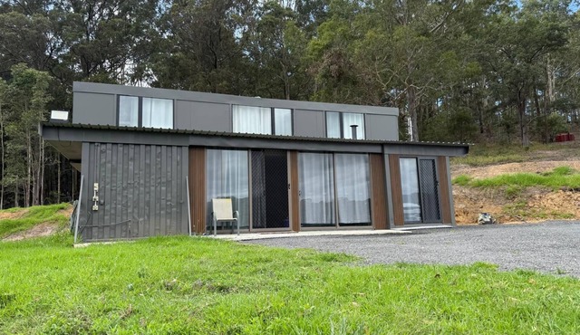 Container cabin in Tomerong