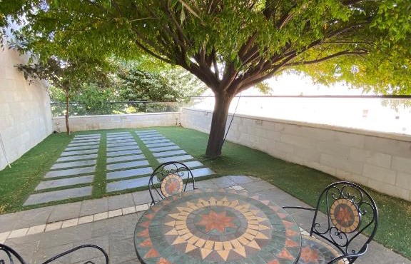 Contemporary Semi Villa Apartment with Private Entrance in Khalda