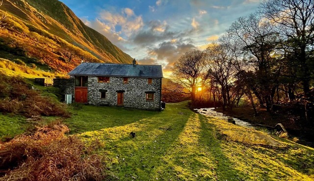 Converted Watermill With Beautiful River And Majestic Mountains On Doorstep in Abergynolwyn