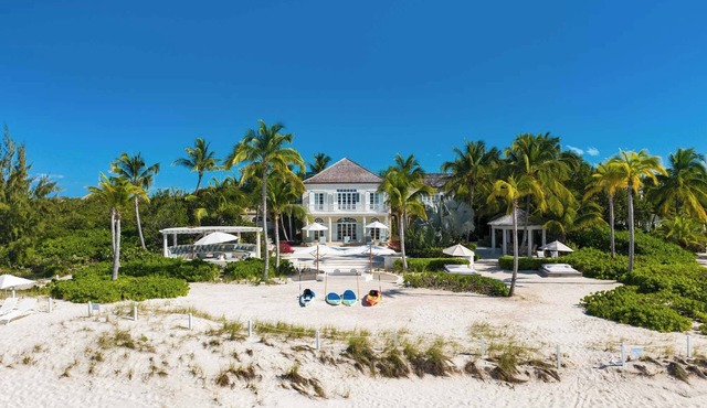 Coral House – 7-Bedroom Grace Bay Beachfront Villa with Pool, Chef & Butler | Turks and Caicos in Leeward Settlement
