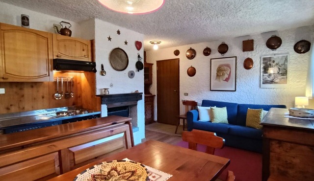 Cosy apartment for 6 guests with WIFI, TV and patio in Dimaro