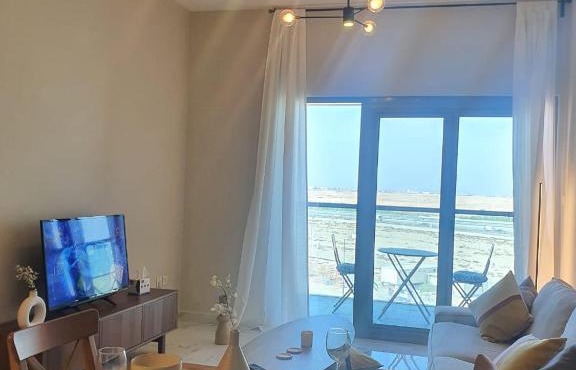 Cozy 1-bedroom apartment in Dubai South with Pool