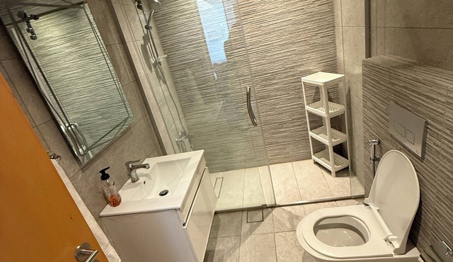 Cozy 1-bedroom apartment in charming Abdali Amman. Gym/pool/abdali mall/