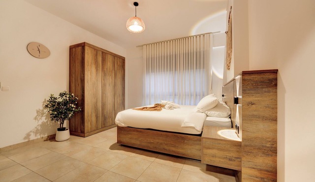 Cozy 1-bedroom apartment in fabulous Aqaba with 5 pools and gym access