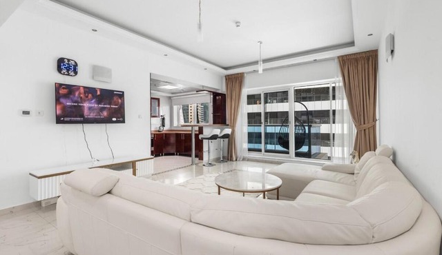 Cozy 1BR with gym & pool in heart of Marina - Opal Tower