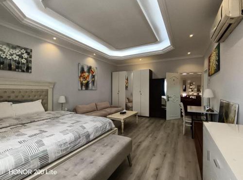 Cozy and Vibrant Room in villa Al Wasl #5