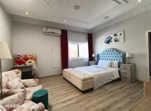 Cozy and Vibrant Room in villa Al Wasl #3