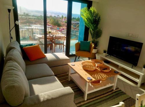 Cozy Apartment with Private Beach, couples and families only