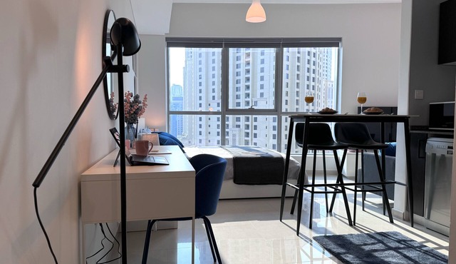 Cozy Newly Furnished Studio in Center of Vibrant Dubai Marina