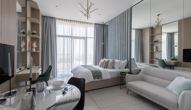 Cozy Studio in Westwood By IMTIAZ