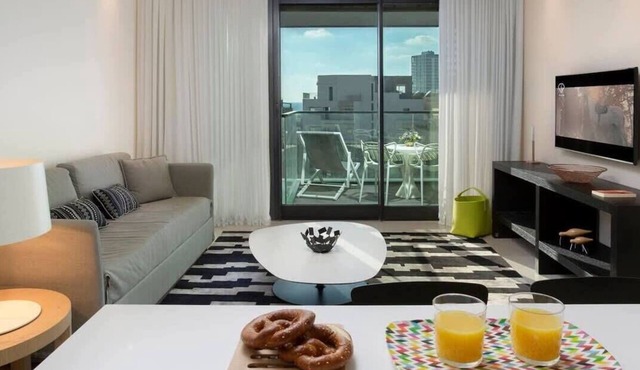 Cozy White City 1BR in Neve Tsedek by HolyGuest