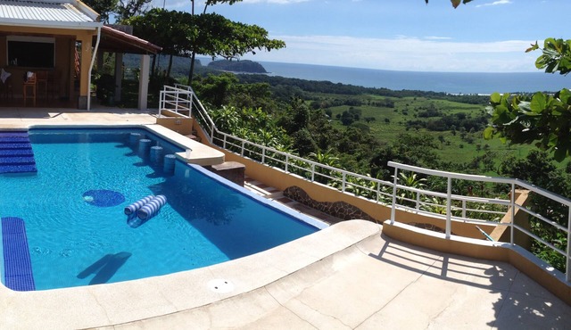 Estado Luna Azul: Tranquil, Elevated Pool Estate Breathtaking Ocean/Sunset Views