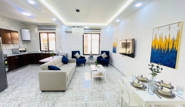 Cute 2 bedrooms Apt with NEW AC