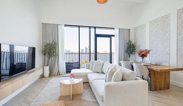 Daniels 1BR at Creek Edge with Waterfront View