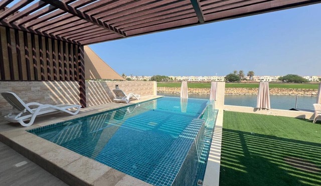 Deluxe 4Bedroom villa with Private swimming pool