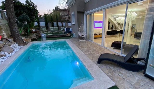 Deluxe 4BR Villa Spa in Rishon LeZion