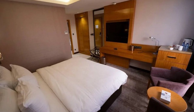 Deluxe Double or Twin Room | Gloria Hotel | Modern Stay in Central Amman