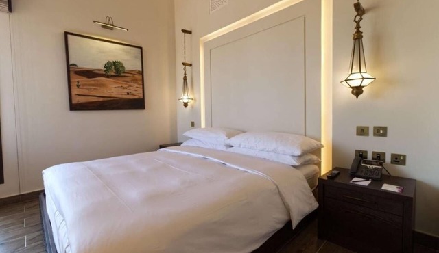 Deluxe King Room Near Luxury Desert Adventure