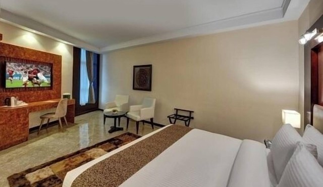 Deluxe King Suite Near Expo Centre Sharjah