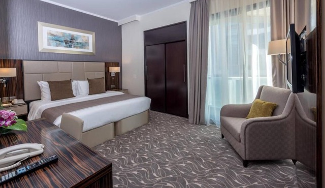 Deluxe One Bedroom Suite With Kitchenette Near Abu Dhabi Corniche By Luxury...