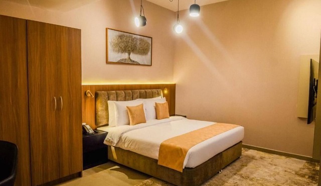 Deluxe Room Near University of Birmingham Dubai