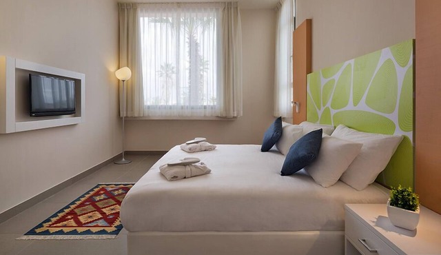 Desert Irus Hotel