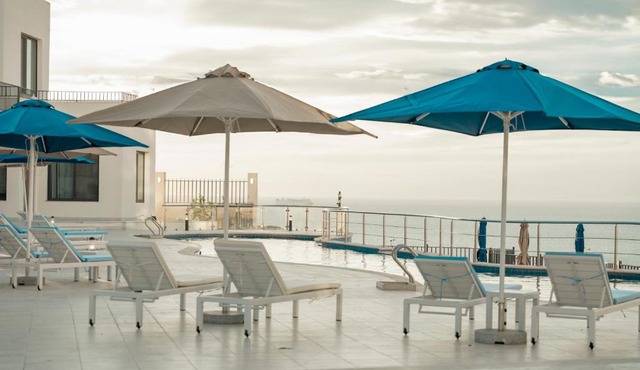 Diamond Palm Hotel & Resort