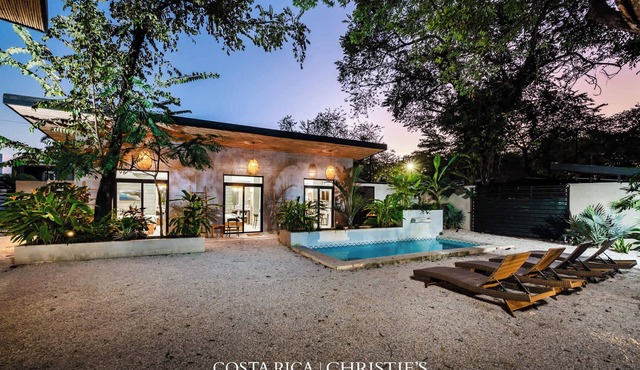 Dos Hijas Casita 1-Steps to the Main Surf Break