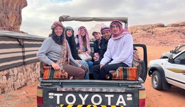 Double bed in the desert -includes food-