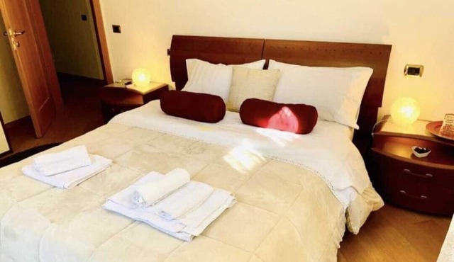 Double Room with Shared Bathroom in Trento