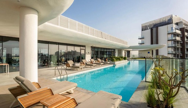 Dubai Miracle Garden Modern Luxury Studio Pool, Padel Court & Sauna Arjan