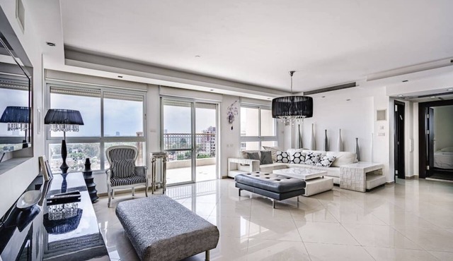 Duplex Penthouse 3BR Asirey Tsion SAFE ROOM